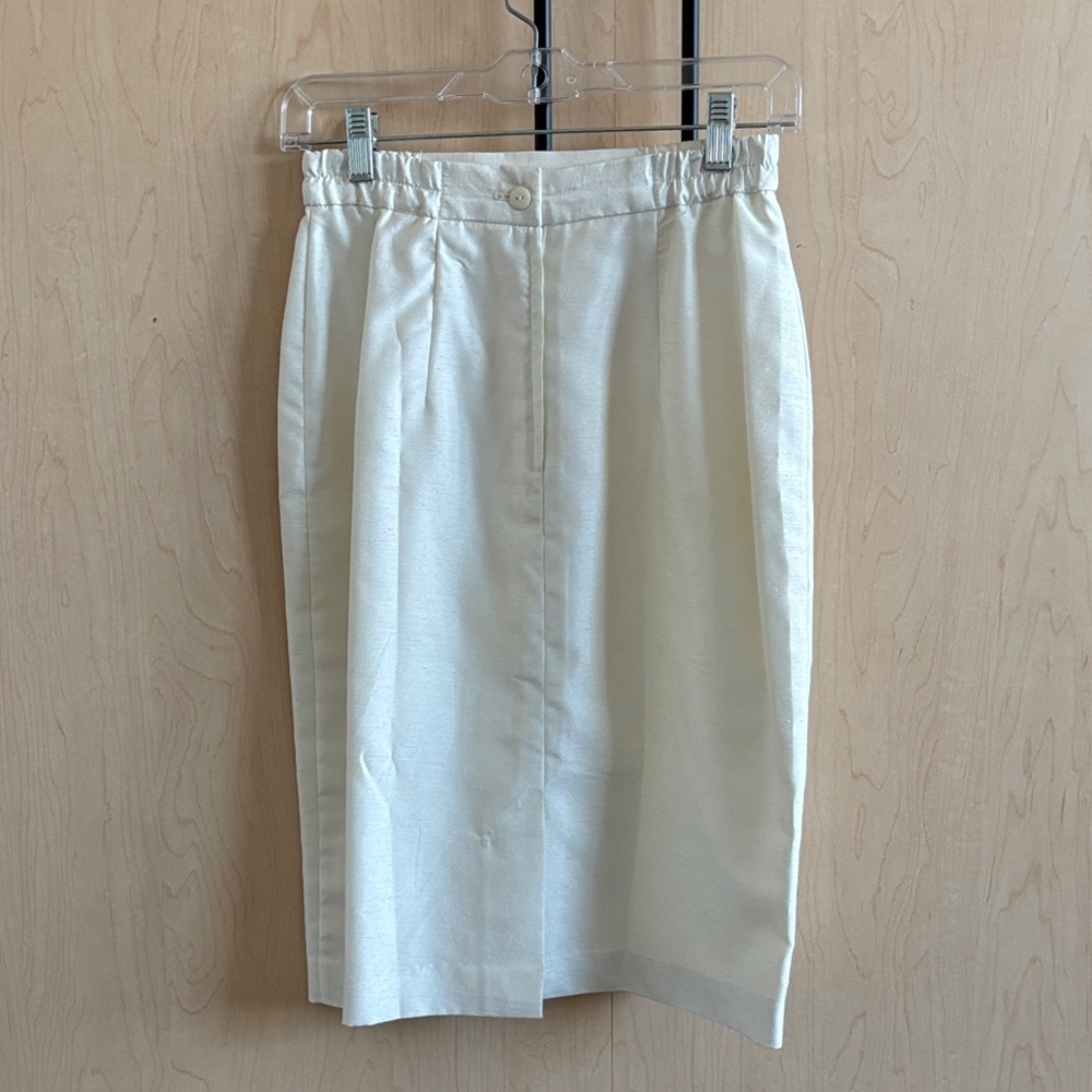 Elegant Cream Women's Skirt with Matching Vintage Jacket